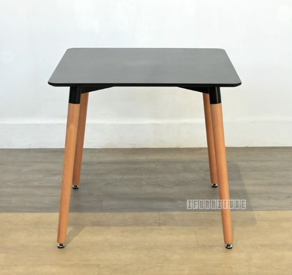 Picture of ALPHA 80 Square Table *Black/White